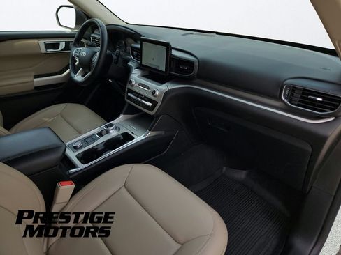 Used 2022 Ford Explorer XLT w/ Equipment Group 202A AWD/4WD image 27
