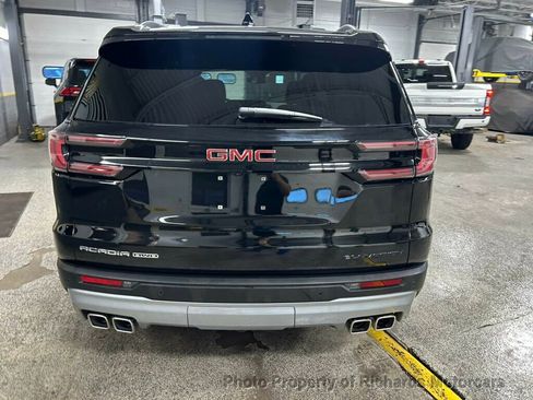 Used 2025 GMC Acadia Elevation w/ Elevation Premium Package image 4