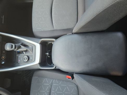 Used 2025 Toyota RAV4 XLE AWD/4WD image 21