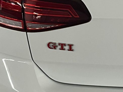 Certified 2021 Volkswagen GTI S image 35