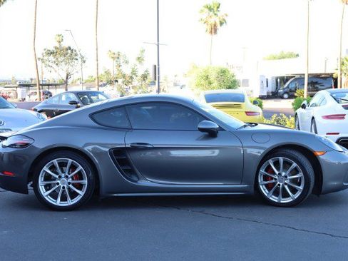 Used 2018 Porsche 718 Cayman RWD image 13