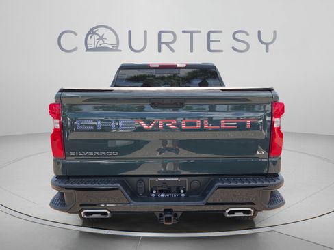 Used 2025 Chevrolet Silverado 1500 LT Trail Boss w/ Convenience Package II AWD/4WD image 4