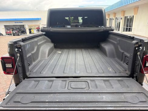 Used 2021 Jeep Gladiator Sport AWD/4WD image 17