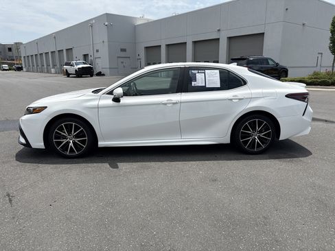 Used 2024 Toyota Camry SE FWD image 6