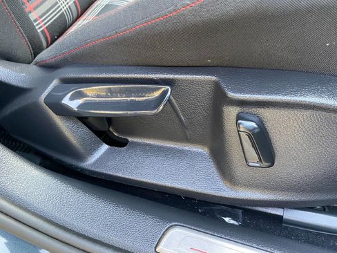 Used 2017 Volkswagen GTI Sport image 50