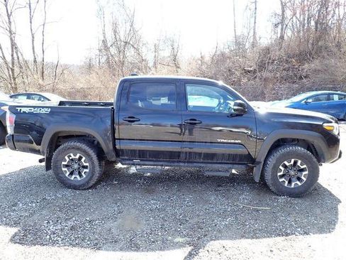 Certified 2023 Toyota Tacoma TRD Off-Road w/ Technology Package image 2