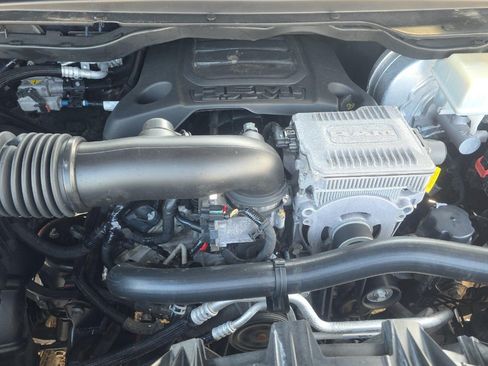Used 2019 RAM 1500 Big Horn AWD/4WD image 9