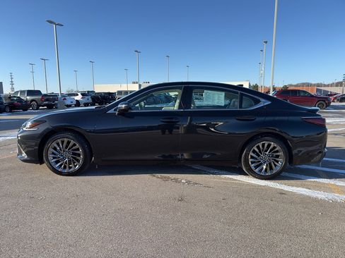 Used 2024 Lexus ES 350 Ultra Luxury w/ Accessory Package (Z1) image 6