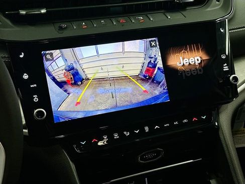 New 2026 Jeep Grand Cherokee Limited w/ Limited Altitude Package AWD/4WD image 14