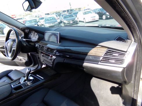 Used 2016 BMW X5 xDrive50i w/ Dynamic Handling Package image 28