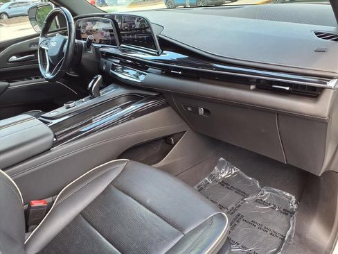 Used 2021 Cadillac Escalade Sport w/ LPO, Illumination Package AWD/4WD image 8