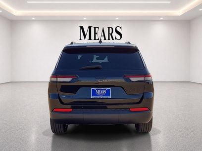Used 2022 Jeep Grand Cherokee L Limited w/ Black Appearance Package