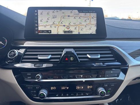 Used 2018 BMW 530i xDrive image 24