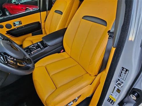Used 2022 Rolls-Royce Cullinan image 14