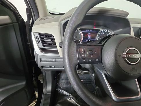 Used 2023 Nissan Rogue SV image 27