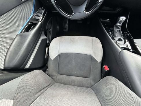 Used 2019 Toyota C-HR XLE image 13