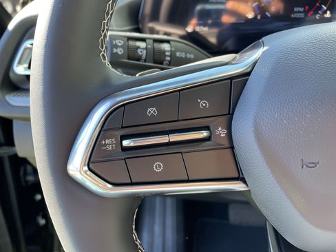 New 2026 Chevrolet Traverse LT w/ Midnight/Sport Edition image 40