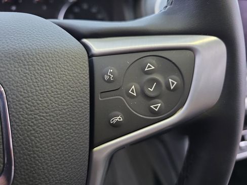 Certified 2023 GMC Acadia SLT w/ Preferred Package image 19