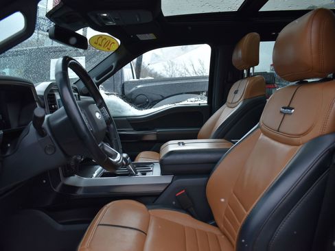 Used 2022 Ford F150 Platinum w/ Trailer Tow Package image 9