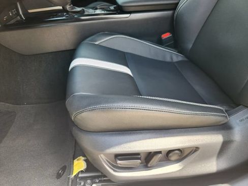 Used 2025 Toyota Camry SE w/ Convenience Package FWD image 23