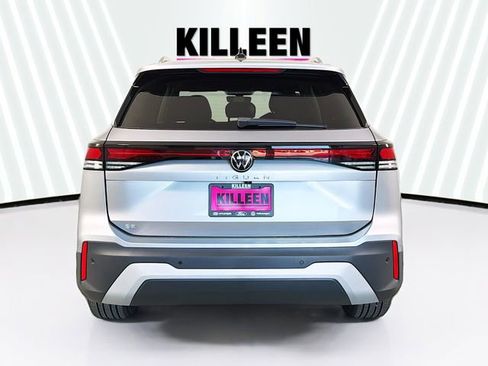 New 2025 Volkswagen Tiguan SE image 6