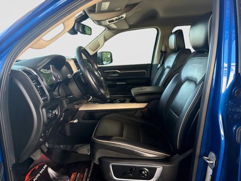 Used 2019 RAM 1500 Laramie AWD/4WD image 12