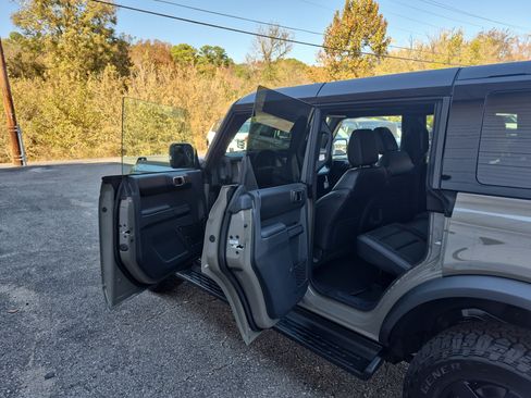 New 2025 Ford Bronco Outer Banks image 13