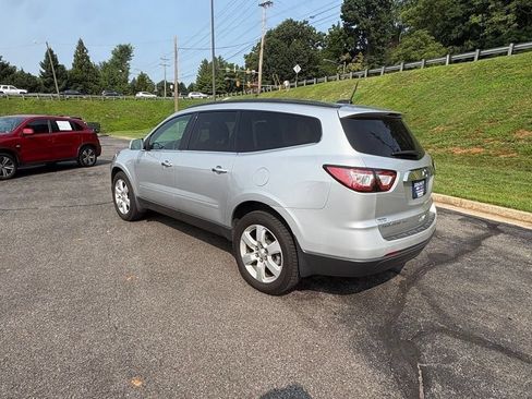Used 2017 Chevrolet Traverse LT w/ Style and Technology Package AWD/4WD image 5