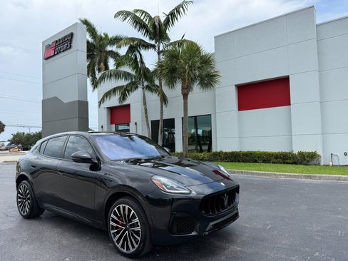 Used 2025 Maserati Grecale Modena AWD/4WD image 1