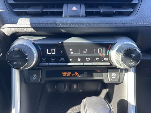 Used 2022 Toyota RAV4 XLE image 19