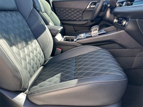 Used 2024 Mitsubishi Outlander SEL image 14