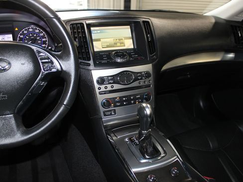 Used 2011 INFINITI G37 Journey w/ Premium Pkg RWD image 12