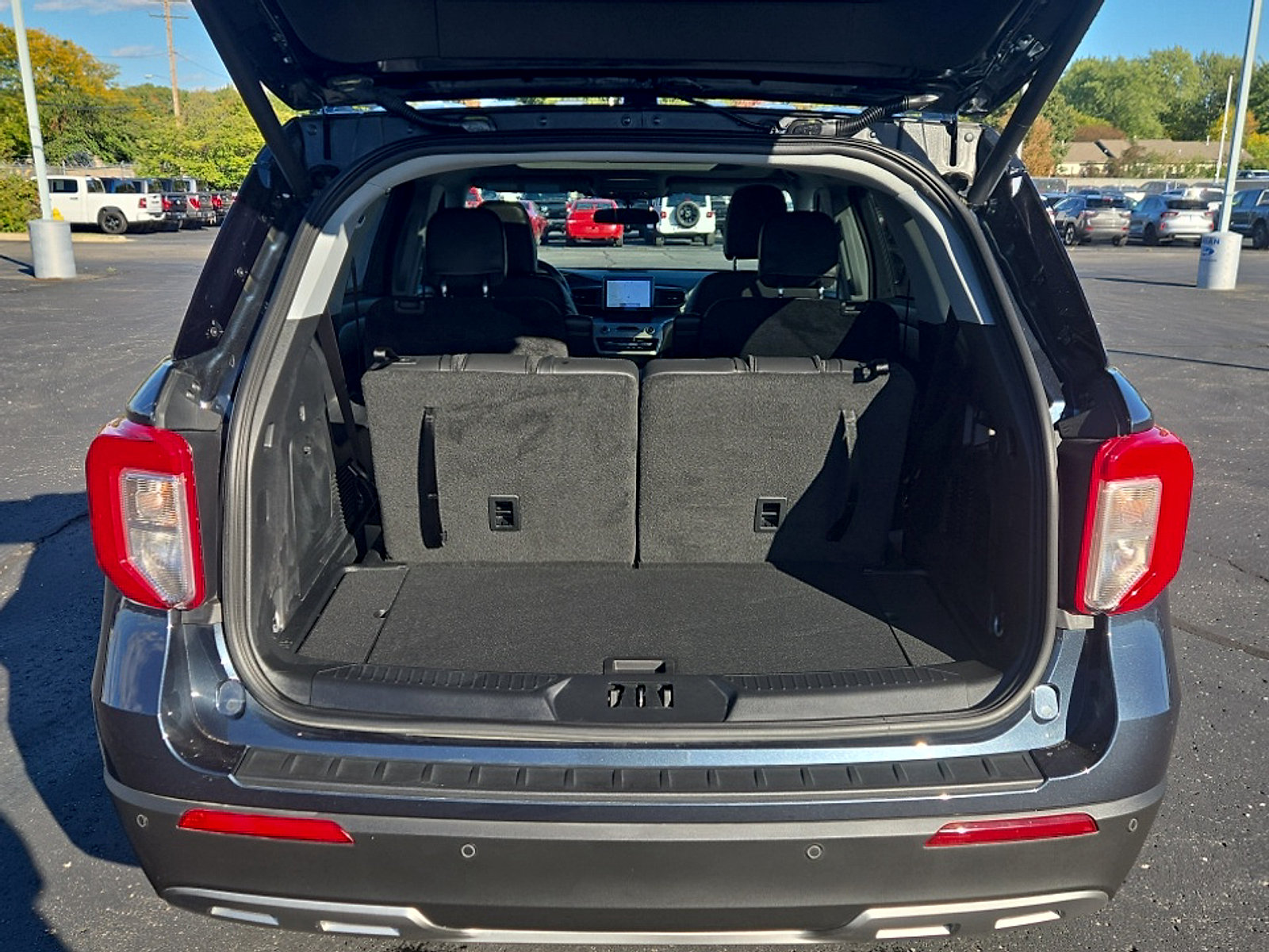 Certified 2023 Ford Explorer XLT w/ Equipment Group 202A AWD/4WD image 24