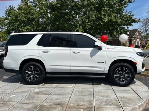 Used 2021 Chevrolet Tahoe Z71 w/ Z71 Signature Package AWD/4WD image 2