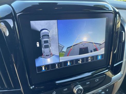 Used 2023 Chevrolet Traverse Premier AWD/4WD image 21