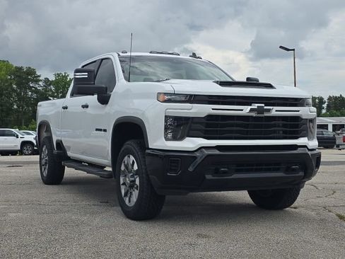 Used 2024 Chevrolet Silverado 2500 Custom w/ Custom Convenience Package AWD/4WD image 7