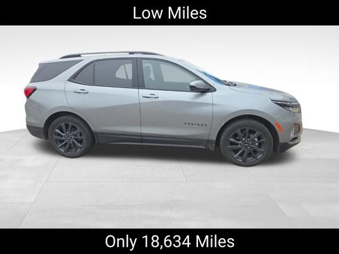 Used 2024 Chevrolet Equinox RS w/ LPO, Floor Liner Package FWD image 2
