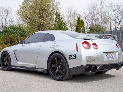 Used 2010 Nissan GT-R Premium AWD/4WD image 5