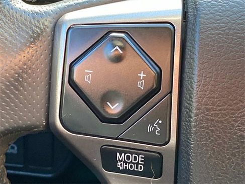 Used 2018 Toyota Tacoma SR5 image 18