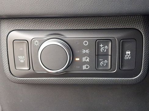 Used 2022 Ford Mustang Mach-E Select image 25