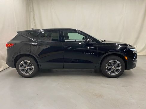 Used 2025 Chevrolet Blazer LT AWD/4WD image 9