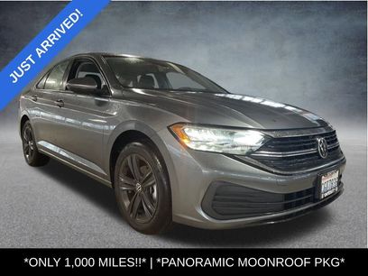 Used 2023 Volkswagen Jetta SE w/ Panoramic Sunroof Package