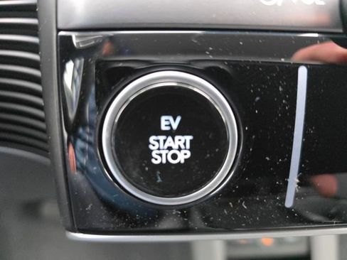 New 2026 Hyundai Ioniq 5 SE image 5