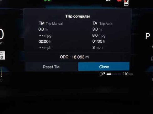 Certified 2025 Volvo XC40 B5 Core image 24