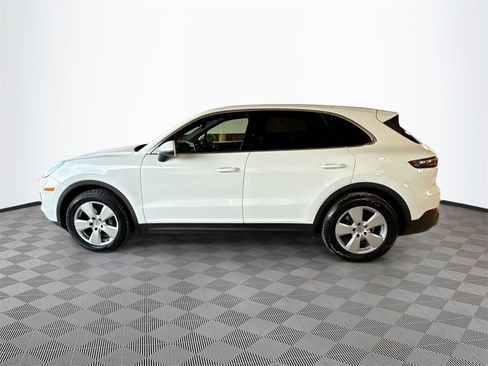 Used 2020 Porsche Cayenne image 9