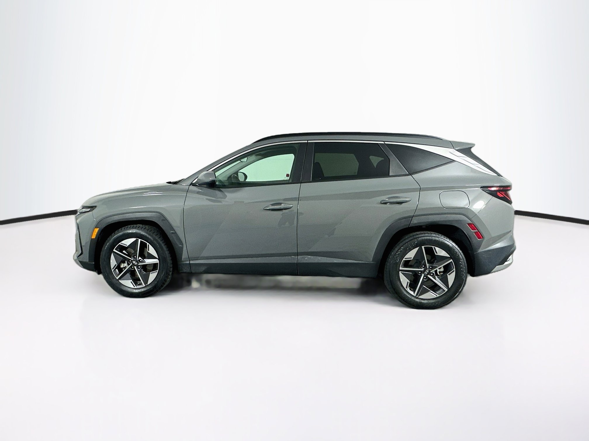 Used 2025 Hyundai Tucson SEL FWD image 4