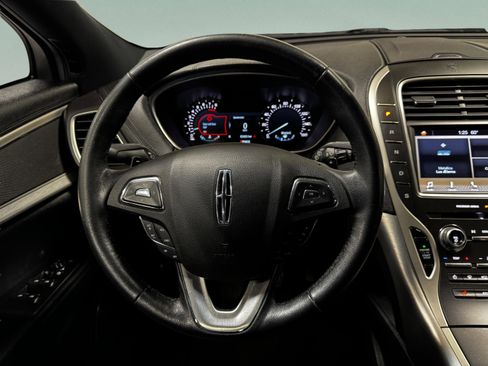 Used 2017 Lincoln MKX Premiere image 15