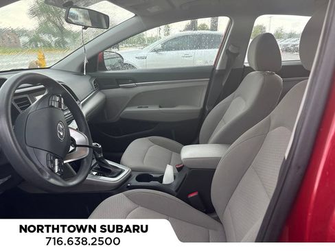 Used 2019 Hyundai Elantra SE FWD image 5
