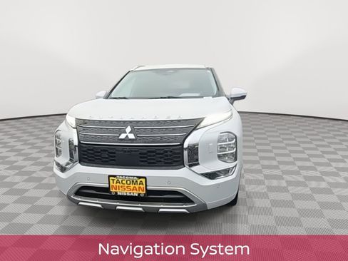 Used 2023 Mitsubishi Outlander SEL image 3