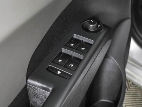 Used 2016 Chevrolet Sonic LT image 32